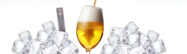 Ein Glas Bier wird mit Eiswürfeln und einem Thermometer umgeben, um zu zeigen, wie man das Bier kalt stellen kann.