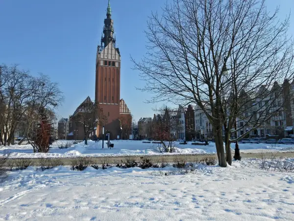 Elbląg: Co zobaczyć? Unikalna starówka, Kanał Elbląski, Bażantarnia