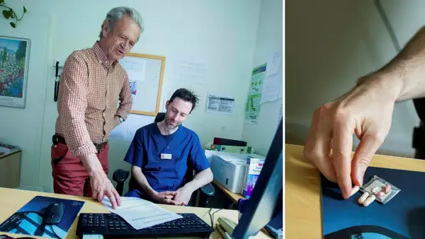 Läkare diskuterar piller, där en hand plockar upp kapslar. Frågan om sertralin beroendeframkallande lyfts.