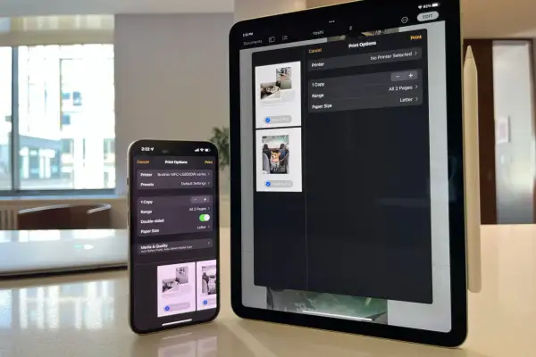 Jak podłączyć drukarkę do iPhone? Na ekranie iPhone'a i iPada widać opcje drukowania, gdzie wybierasz drukarkę Brother MFC-L5800DW.