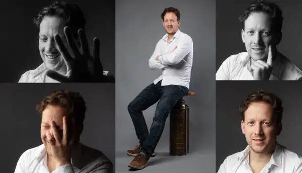 Collage de portraits d'un homme souriant en chemise blanche. Une photo corporate qui capture sa personnalité.