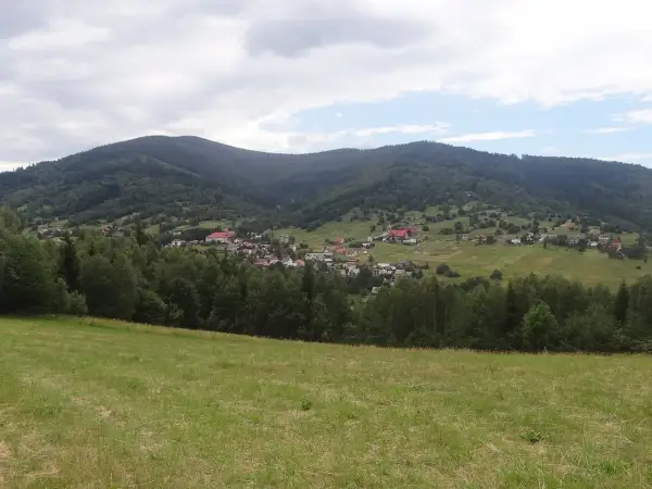 Atrakcje w Sopotni Wielkiej: Odkryj ukryte skarby Beskidów
