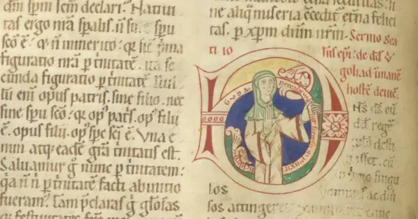 Ilustracja z miniatury w średniowieczu: postać w niebieskim okręgu, otoczona literami, na tle tekstu.