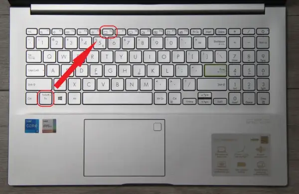 Klawisz F6 z ikoną ekranu służy do wyłączenia ekranu dotykowego w laptopie. Naciśnij Fn+F6, aby wyłączyć ekran dotykowy.