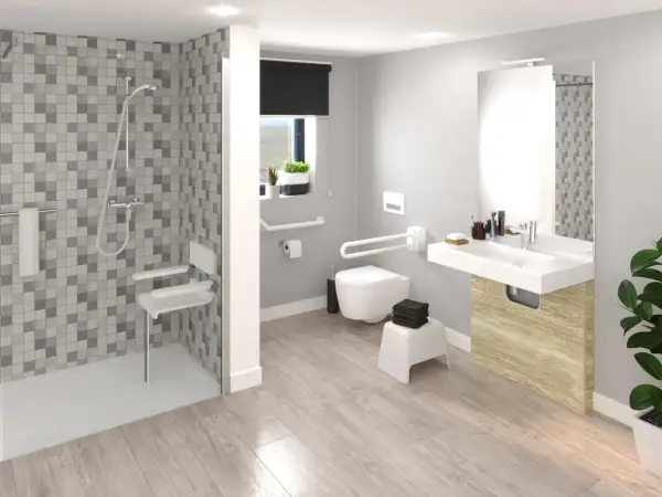 Agencement salle de bain moderne et accessible avec douche, WC suspendu, lavabo et barres d'appui.