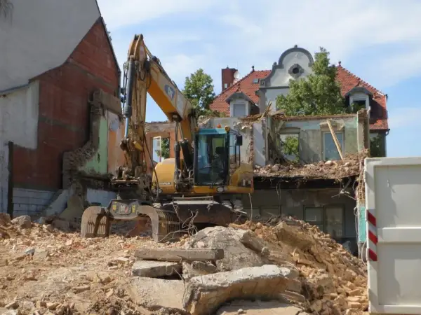 Budynek do rozbiórki – co z lokatorami? Poznaj swoje prawa i obowiązki