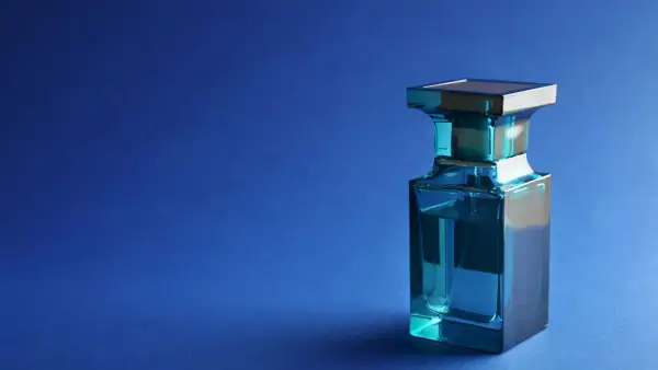 Eleganckie perfumy na prezent. Czy wiesz, że istnieją przesądy związane z dawaniem zapachów?