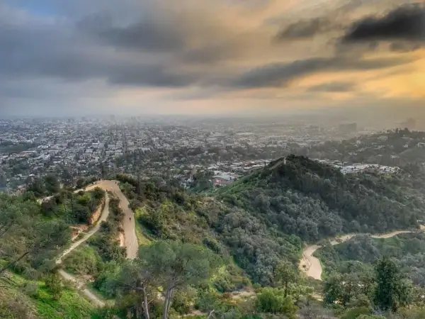 W jakim kraju jest Los Angeles? Odpowiedź i kluczowe fakty!