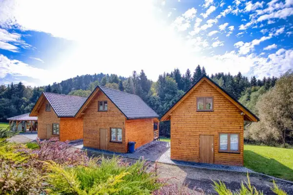 Bieszczady: Nocleg idealny? Domki, SPA, agroturystyka wybierz mądrze!