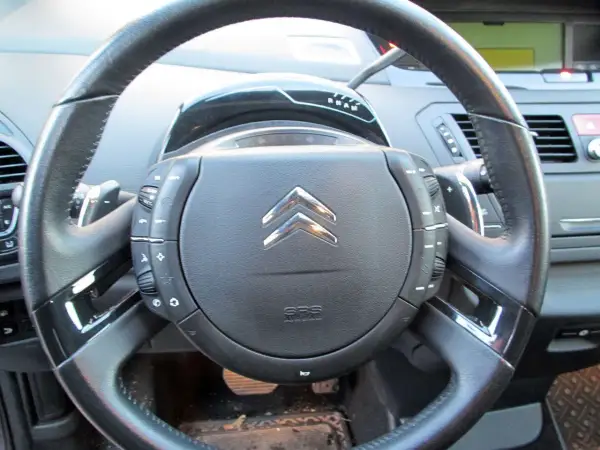 Citroën C4: pojemność baku, zasięg i wlew paliwa wszystko, co musisz wiedzieć