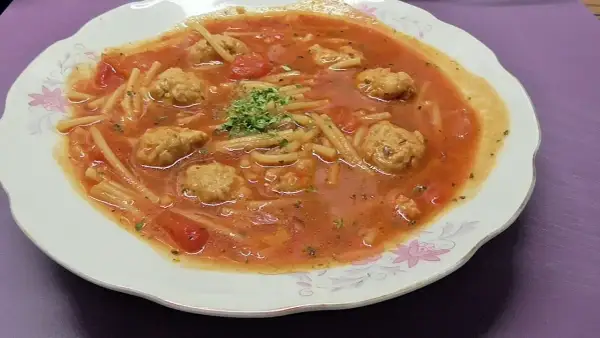 Zupa spaghetti - pyszne przepisy, które zaskoczą Twoich gości