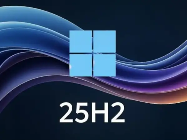 Logo Windows 11 25H2 na tle falujących, abstrakcyjnych kształtów w odcieniach niebieskiego i fioletu.