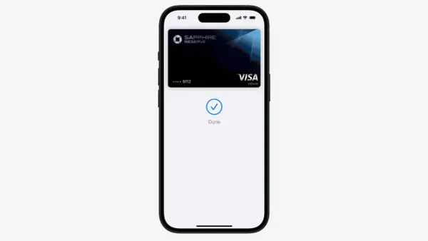 iPhone z dodaną kartą Visa Sapphire Reserve. Potwierdzenie dodania karty, jak włączyć Google Pay.