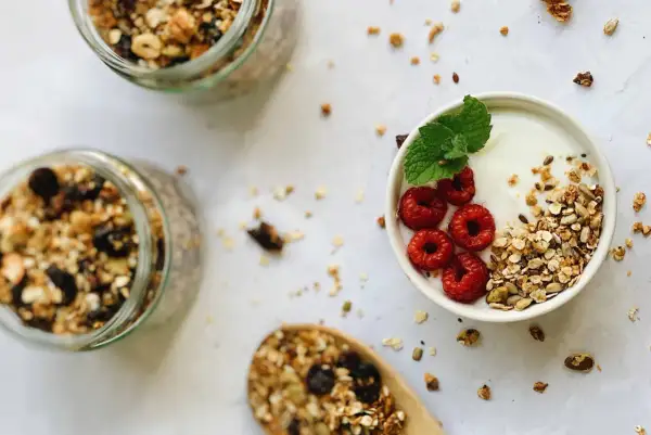 Czy granola jest dietetyczna? Sprawdź, co kryje się w składzie