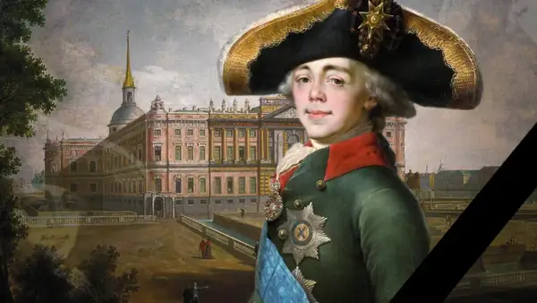Portrait du tsar Paul Ier en uniforme vert, avec un grand chapeau à plumes, devant un palais rose.