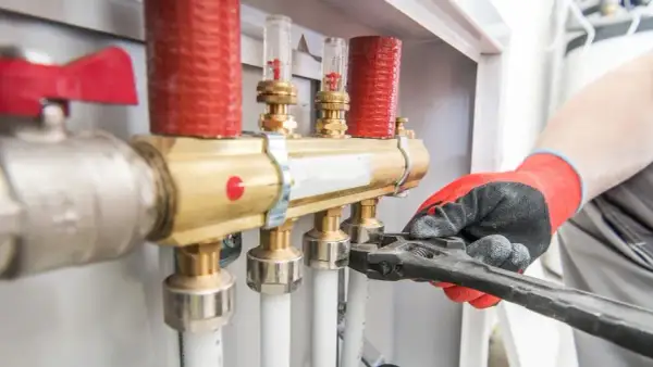 Zawór dopuszczający wodę do CO – jak uniknąć problemów z instalacją