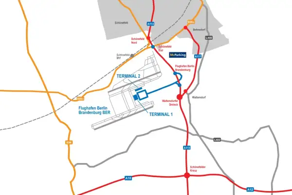 Mapa lotniska w Berlinie Brandenburg BER z terminalami 1 i 2, parkingiem McParking oraz drogami dojazdowymi A113, B96a.