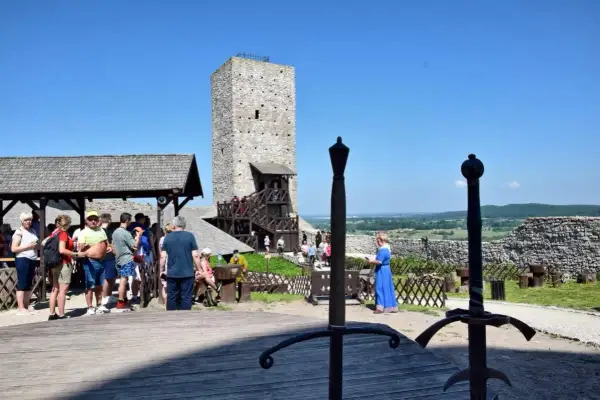 Zamek Chęciny atrakcje, które zachwycą każdego odwiedzającego