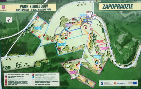 Mapa Parku Zdrojowego w Muszynie prezentuje ścieżki i ogrody sensoryczne, w tym Ogród Zapachu, Dotyku i Smaku.