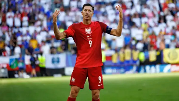 Ile zarabia Lewandowski dziennie? Pensja, reklamy i biznesy