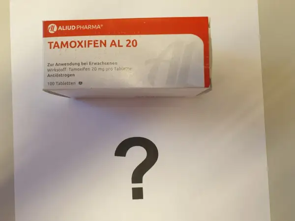 Packung Tamoxifen AL 20 mg, 100 Tabletten. Die Fragezeichen darunter deuten auf die Unsicherheit beim tamoxifen absetzen hin.