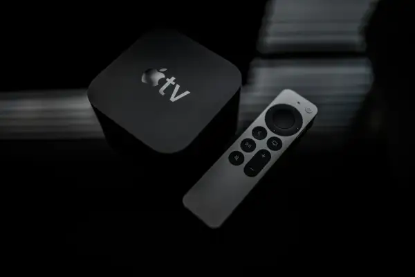 Podłącz telefon do TV kablem: 4K, zero lagów. Jaki wybrać?