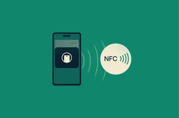 Telefon z włączonym NFC komunikuje się z innym urządzeniem.