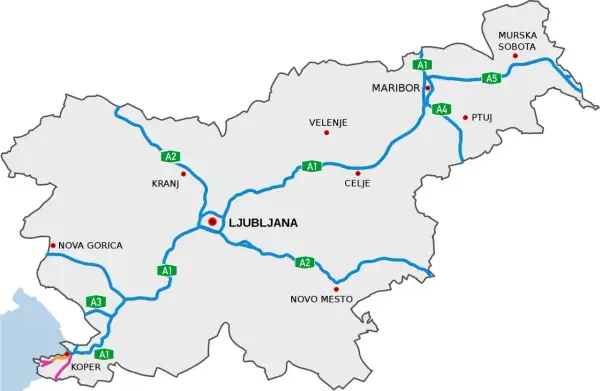 Mapa Słowenii z zaznaczonymi autostradami i miastami. Winieta słowenia jest niezbędna do podróżowania po tych drogach.