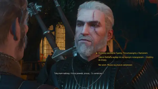 Geralt z Rivii w "Wiedźmin 3 Długa Noc" rozważa trudne decyzje. Jego blizny i zmęczone oczy świadczą o ciężkiej nocy.