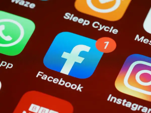 Jak założyć stronę na Facebooku i uniknąć typowych błędów