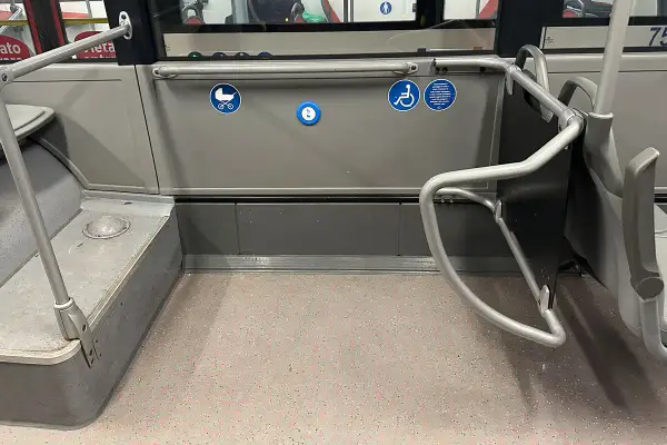 Jak dojechać z lotniska do Bari - tanie i szybkie opcje transportu