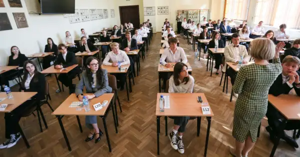 Ile trwa matura rozszerzona z biologii? Sprawdź, by nie stracić czasu