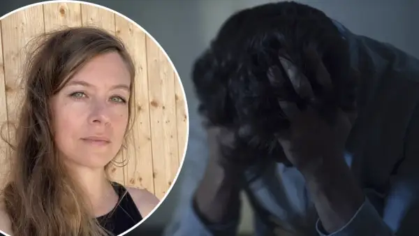 Kvinna med bekymrad blick bredvid en man som håller huvudet i händerna, en bild som kan symbolisera sommar depression.