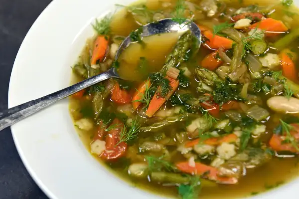 Minestra di Verdure: Ricetta Facile, Benefici e Segreti per un Gusto Perfetto
