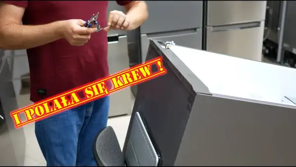 Jak przełożyć drzwi w lodówce Amica - proste kroki na YouTube