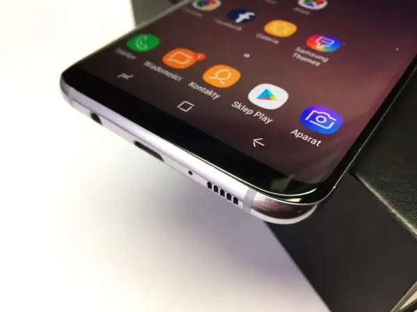 Ile kosztuje wymiana aparatu w telefonie Samsung? Ceny i porady