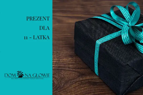 Szukasz pomysłu, co kupić 11 latce na święta? Elegancko zapakowany prezent czeka na odkrycie.