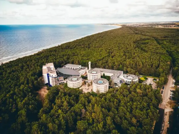 Niepełnoletni w hotelu: Zgoda rodziców i regulaminy co musisz wiedzieć?
