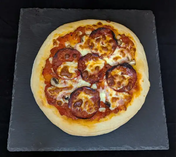 Pizza au Chorizo Maison: Recette Facile & Astuces d'Expert