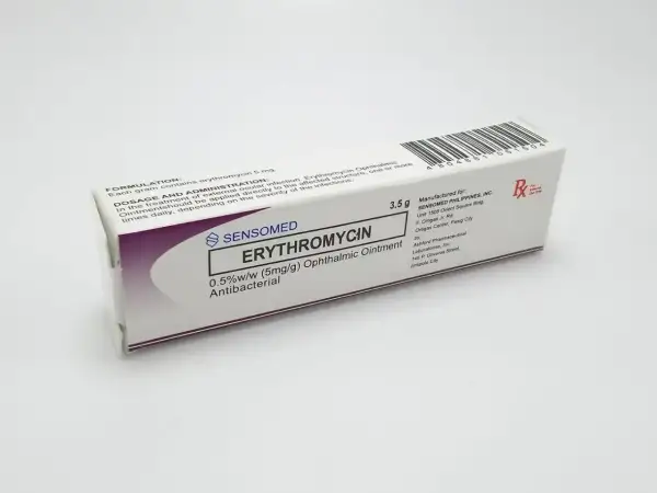 Opakowanie maści do oczu z erytromycyną 0.5% w/w, antybakteryjnej, 3.5g.