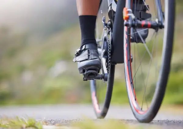 Jakie buty na rower crossowy zapewnią komfort i wytrzymałość?