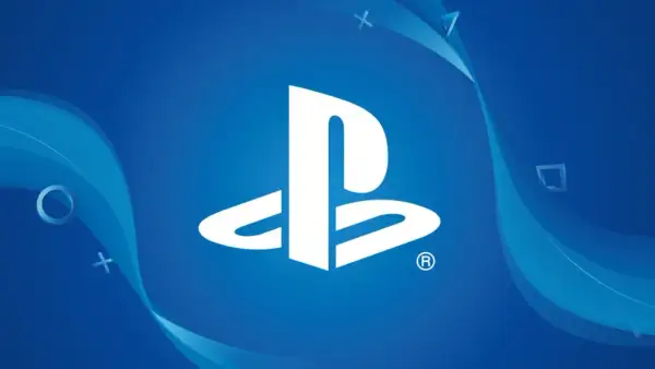 Logo PlayStation na niebieskim tle z falami i symbolami.
