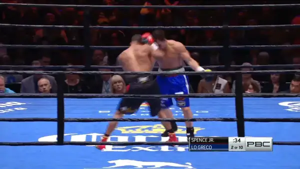 Errol Spence Jr. lands a punch in the ring. He's a southpaw, so is Errol Spence left handed.