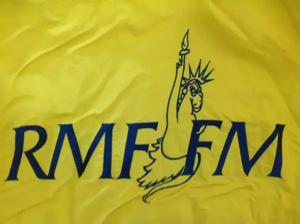 O której jest losowanie w RMF FM? Sprawdź godziny i zmiany!