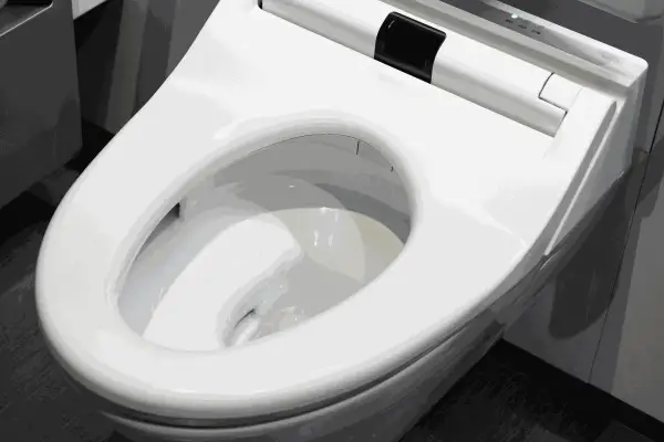Nowoczesna deska sedesowa z funkcjami bidetu. Dowiedz się, jak zmierzyć deskę sedesową, aby idealnie pasowała.