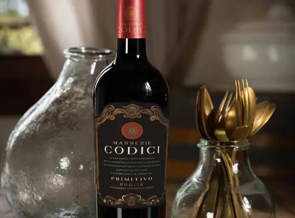 Bottiglia di vino rosso Masserie Codici Primitivo Puglia. Le caratteristiche del negroamaro vino sono evocate dalla terra unica e selvaggia.