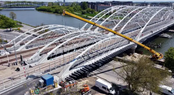 Ile kosztuje budowa mostu? Poznaj ceny i czynniki wpływające