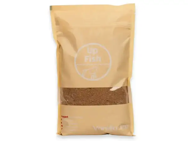 Zanęta na karpia Up Fish Vanilla Ace w beżowym opakowaniu z okienkiem. Idealna na połów.