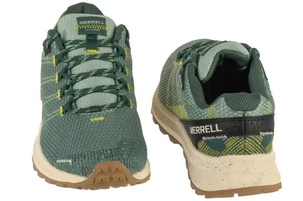 Zielone buty Merrell Fly Strike z żółtymi akcentami, idealne na szlaki.
