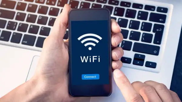 Automatyczne Wi-Fi w telefonie? Odzyskaj kontrolę! Android i iOS